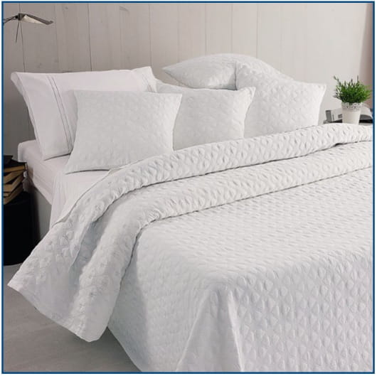 Hearts White Bedspread