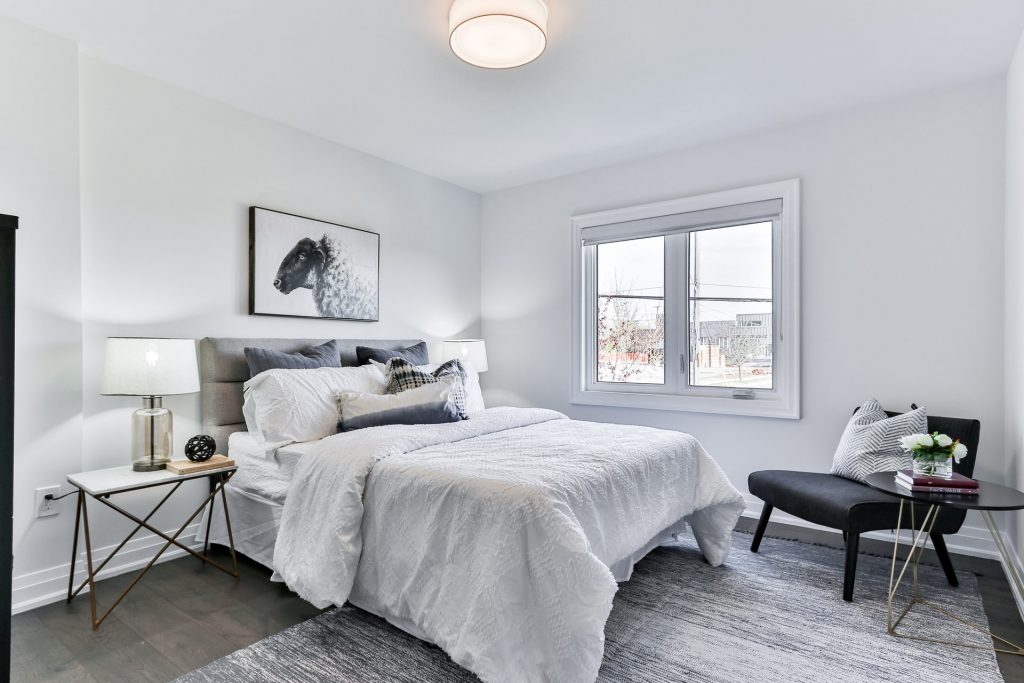 How to make the bedroom look bigger